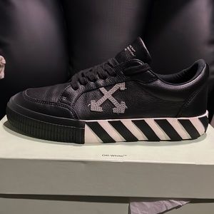 Off white low vulcanized black white